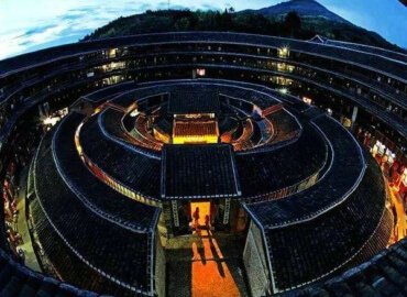 Day tour to Prince of Tulou-Hongkeng Earthing Building Cluster